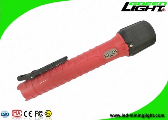 1300Lum چراغ قوه قابل شارژ LED 25000Lux GL-T666 IP68 15 ساعت زمان کار طولانی