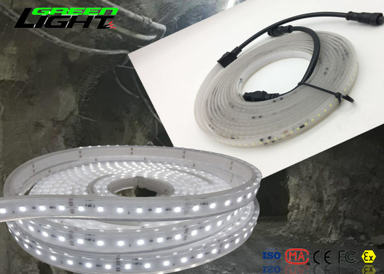 انعطاف پذیر 5050 Rgb باتری چراغ های نوار LED را در فضای باز با چند رنگ کار می کند