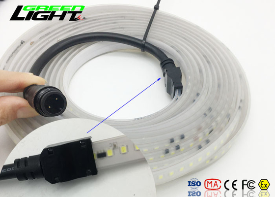 انعطاف پذیر 5050 Rgb باتری چراغ های نوار LED را در فضای باز با چند رنگ کار می کند
